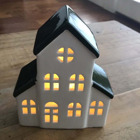 Lighted House Decoration - Picture 2 of 16